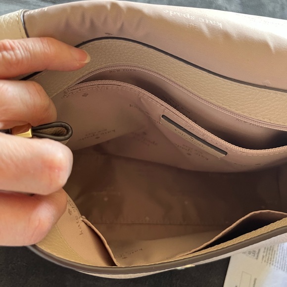 Kate Spade leather bag. shoulder strap and cross body strap. great summer bag - Picture 8 of 9